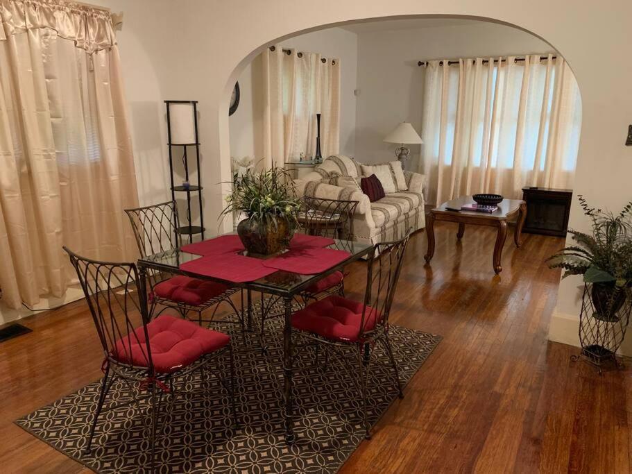 Comfortable 2-Bdrm Spacious Home With Wifi & Patio Indianapolis Ngoại thất bức ảnh